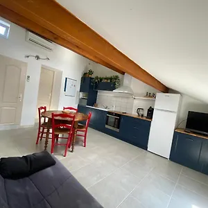 https://appartement-climatis-au-pied-du-mont-ventoux.fr-provencehotel.com
